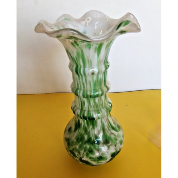 Vintage Murano Green & White Art Glass Hand blown ribbed mottled design vase 8" - Picture 5 of 12